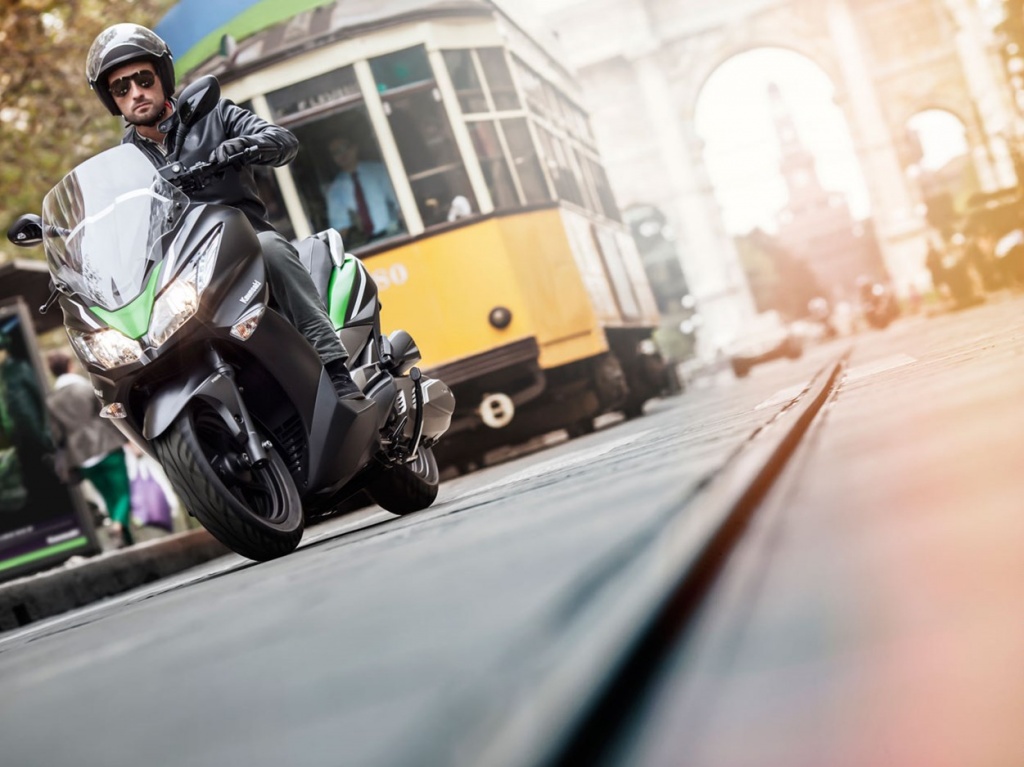 Фото скутера Kawasaki J300